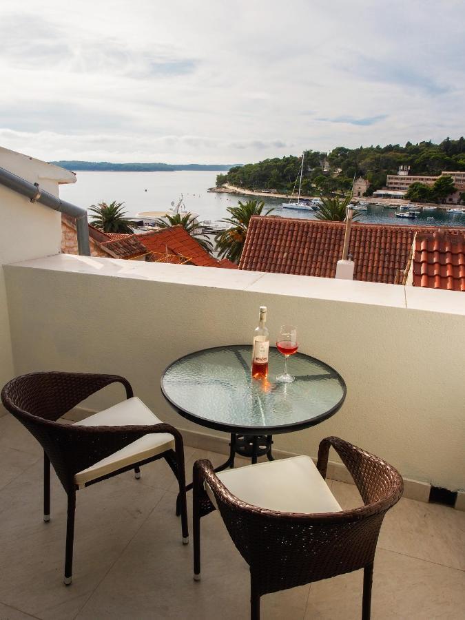 Devecchi Hvar Town